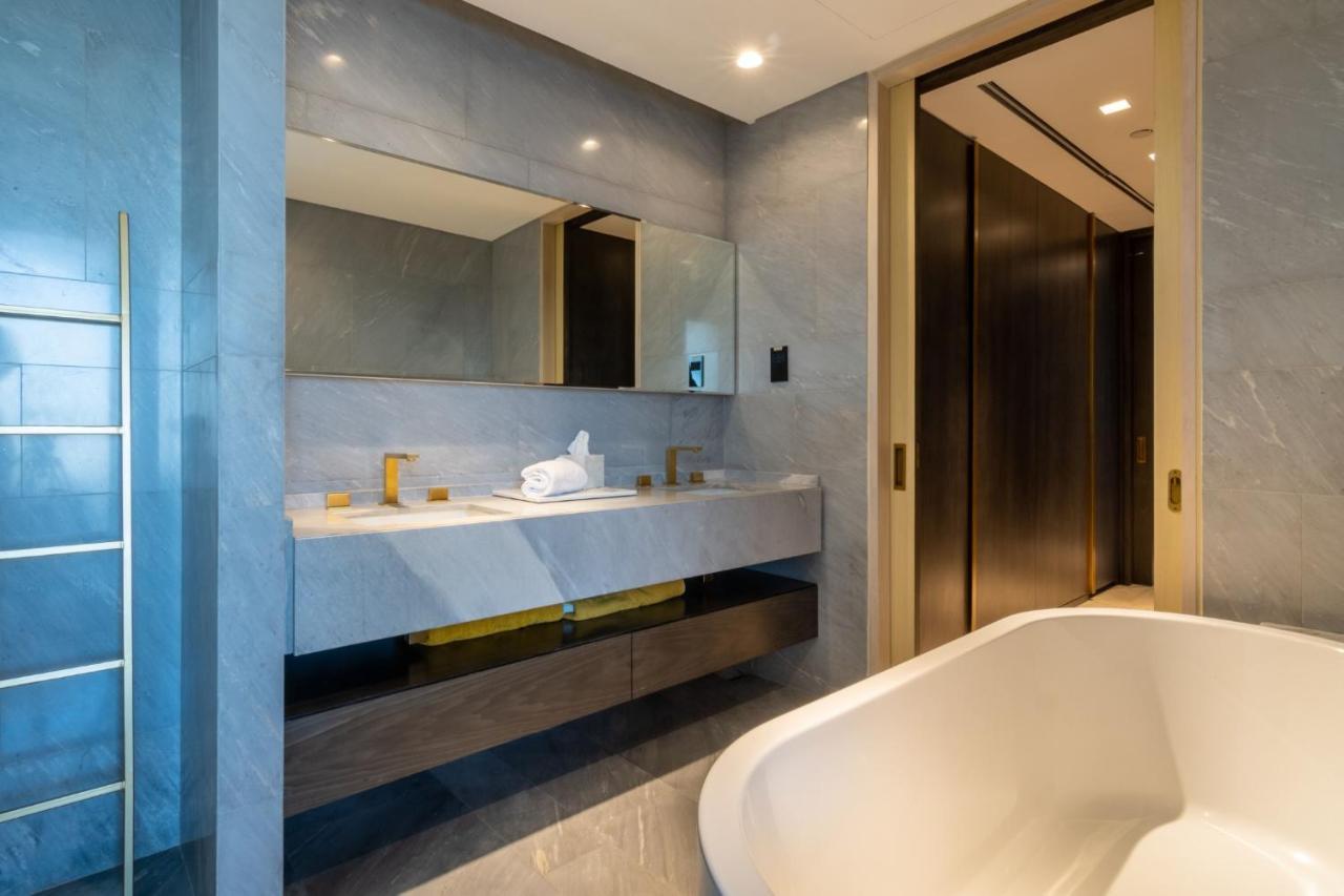 South Five Palm - Luxurious Three Bedroom Apartment *